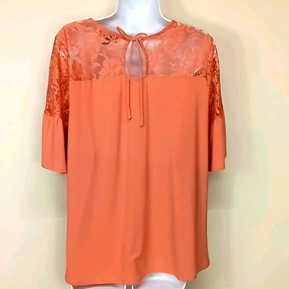 Luxology Peach & Lace Top Medium Blouse - Picture 6 of 9